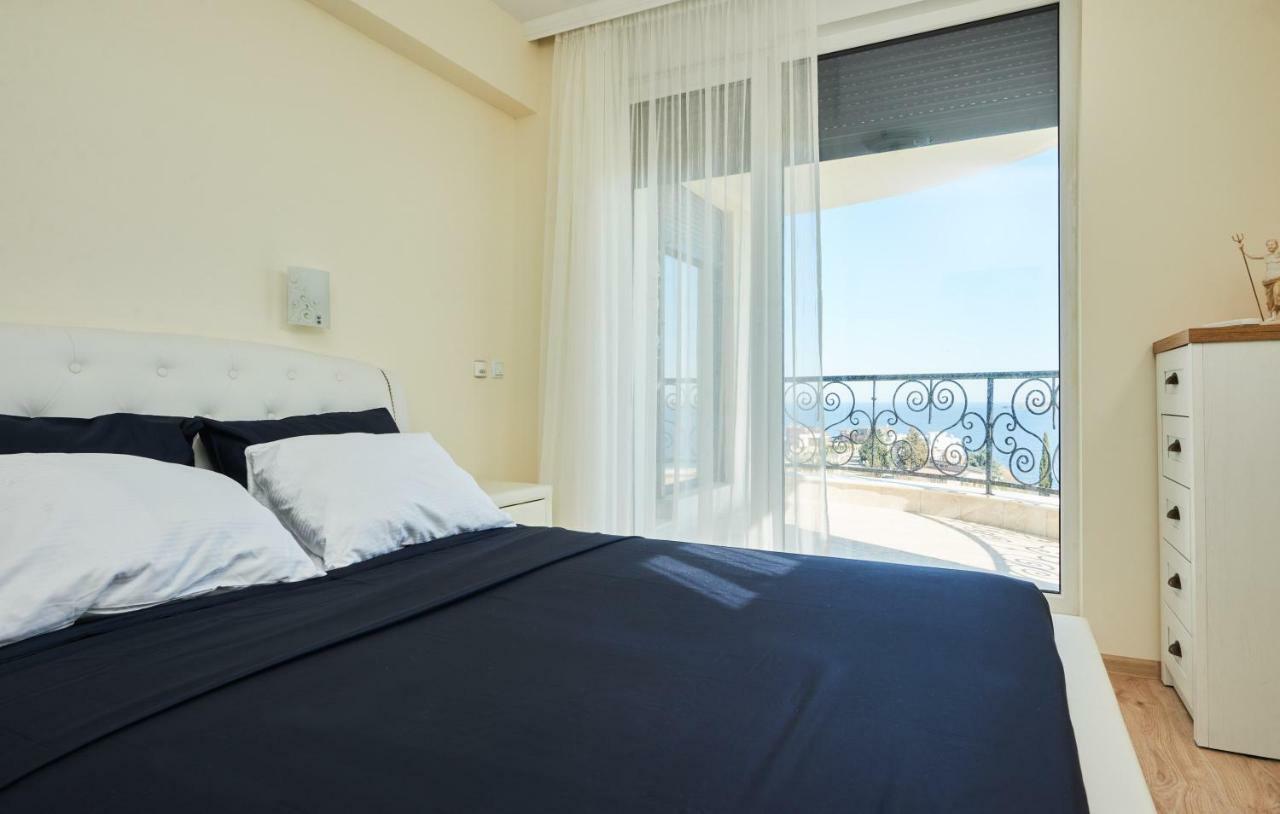 Morning Star Deluxe Apartment Черноморец Екстериор снимка
