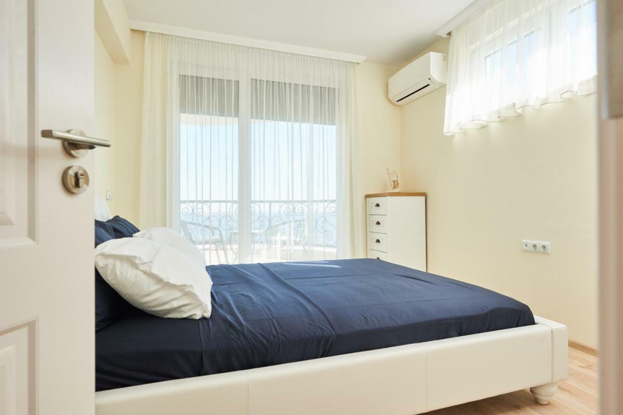 Morning Star Deluxe Apartment Черноморец Екстериор снимка