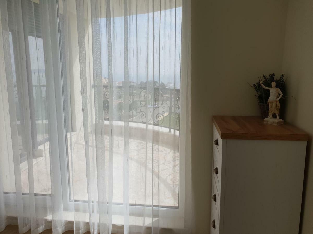 Morning Star Deluxe Apartment Черноморец Екстериор снимка